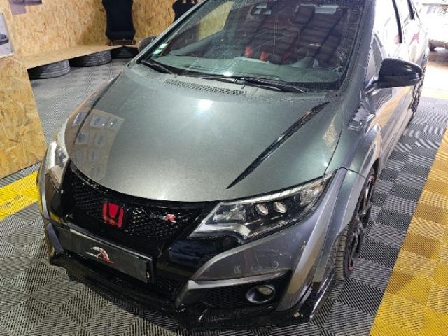 Diagnostic, revision et vidange de boite sur cette sublime Honda Type R fk2! 